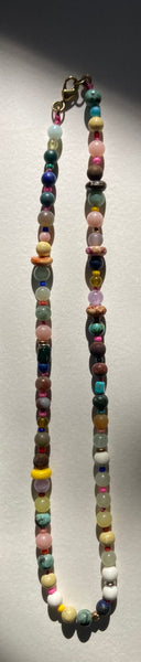 Multicolor stone strands