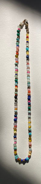 Multicolor stone strands