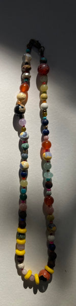 Multicolor stone strands